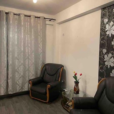 Garsoniera Militari Residence Chiajna ภายนอก รูปภาพ